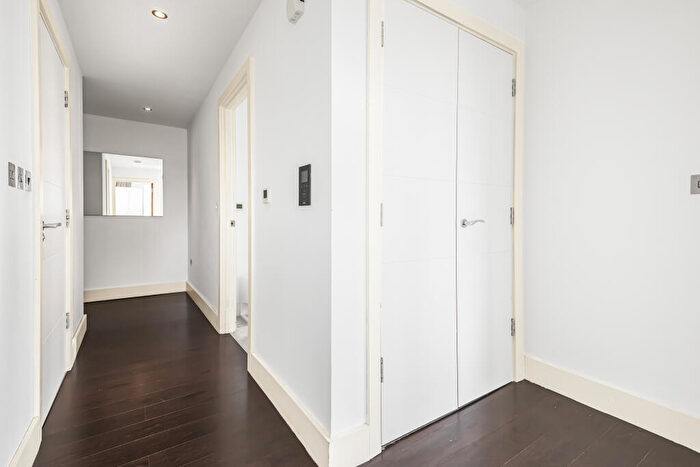 2 Bedroom Apartment To Rent In Camden, London, NW1