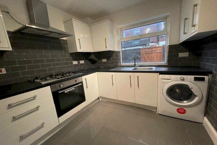 4 Bedroom Terraced House To Rent In Ashdale Road, Liverpool, L18