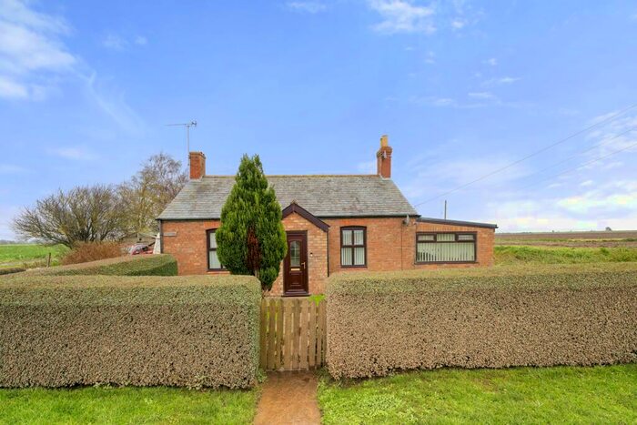 2 Bedroom Detached Bungalow For Sale In Sea Lane, Friskney, PE22