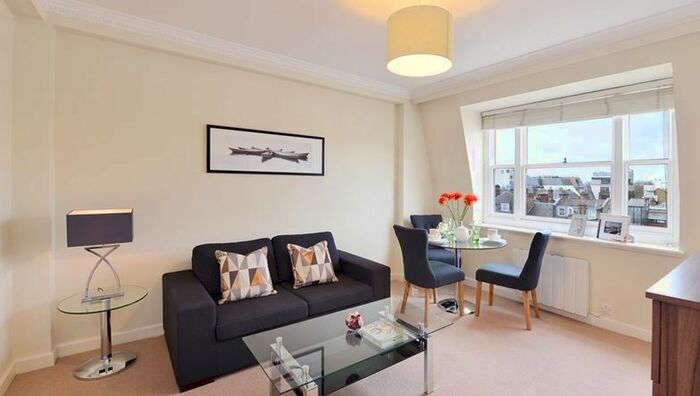 1 Bedroom Flat To Rent In Hill Street, London, W1J