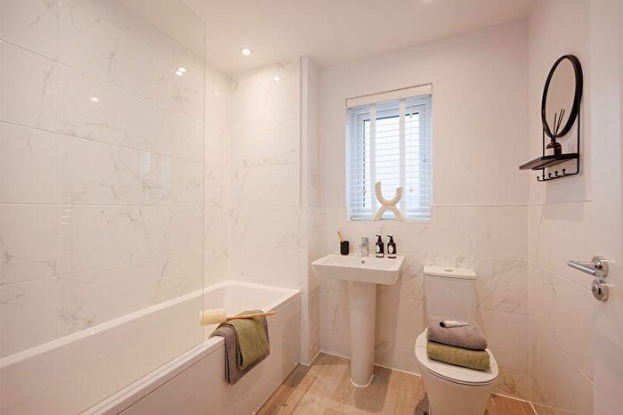 4 Bedroom Detached House For Sale In Lapwing Meadows, Cheltenham, GL19