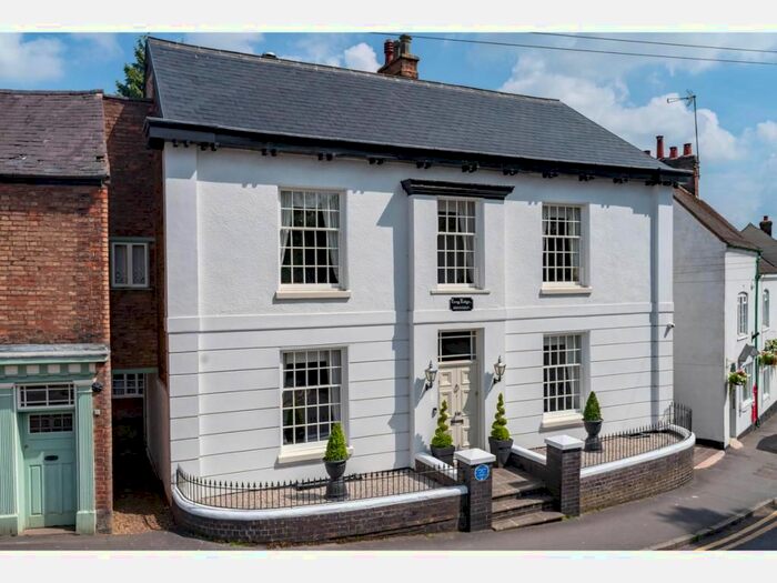 6 Bedroom Property To Rent In Tong Lodge, Church Street, Hinckley, LE10