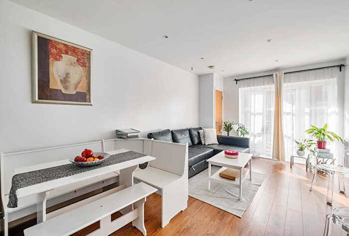 1 Bedroom Apartment For Sale In Carroll Court, Seaton Road, Mitcham, CR4