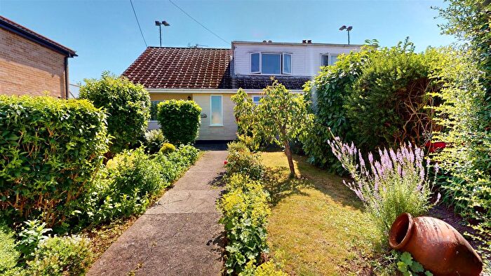 4 Bedroom Semi Detached House For Sale In Southfield, Radstock, BA3