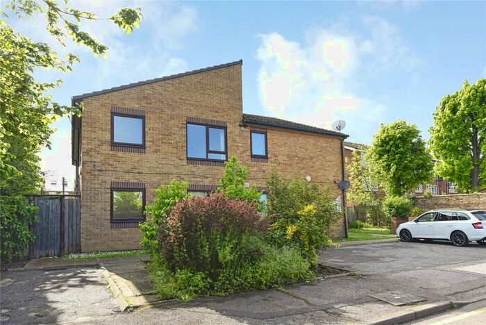 1 Bedroom Flat To Rent In Arkley Road, Walthamstow, London, E17