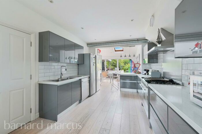 3 Bedroom House To Rent In Parkside Crescent, Surbiton, KT5