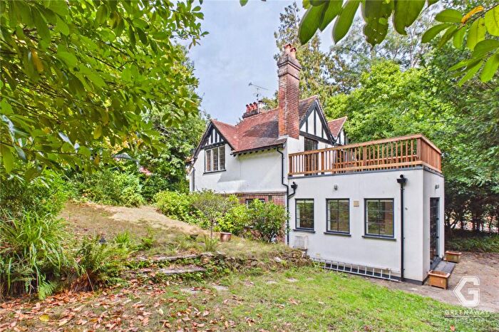 4 Bedroom Detached House To Rent In Fairfield Road, East Grinstead, West Sussex, RH19