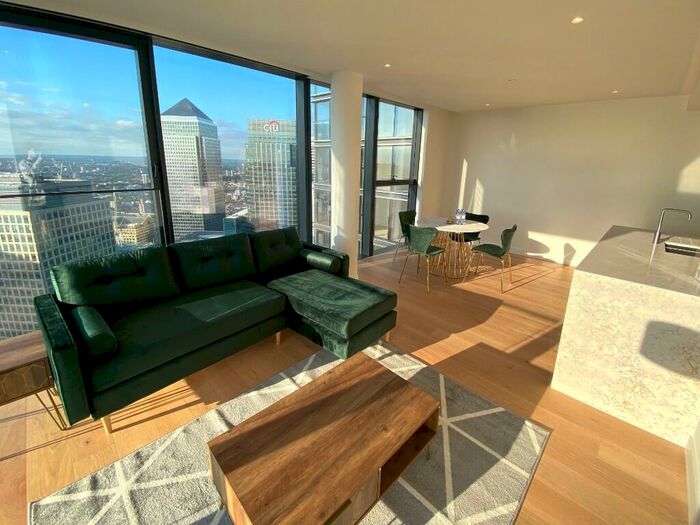 2 Bedroom Apartment To Rent In Marsh Wall, London, E14