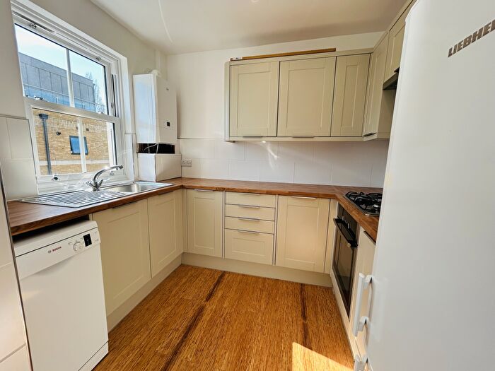 2 Bedroom Flat To Rent In Heritage Court, Gravesend, DA11