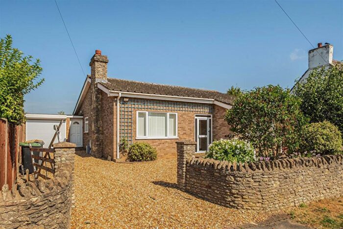 3 Bedroom Detached Bungalow For Sale In Green End, Renhold, Bedford, MK41