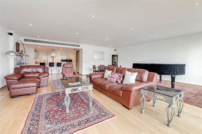 2 Bedroom Flat To Rent In Hertsmere Road, Canary Wharf, E14