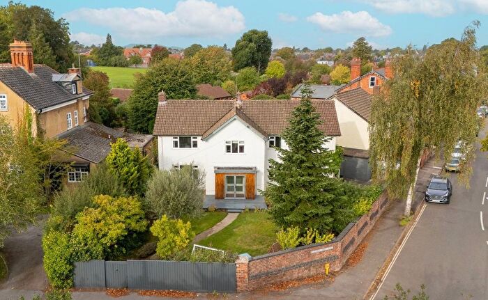 4 Bedroom Detached House For Sale In Old Bath Road, Leckhampton, Cheltenham, Gloucestershire, GL53