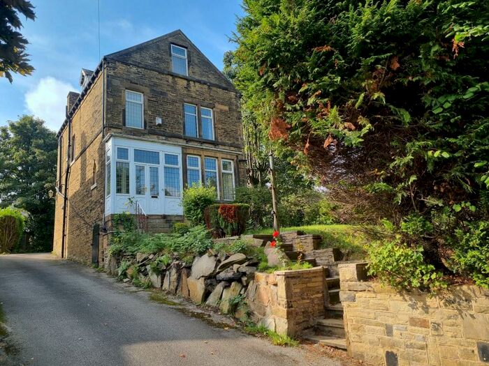 5 Bedroom Detached House To Rent In Toller Lane, Bradford, BD9
