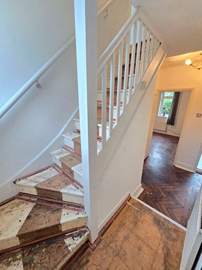 3 Bedroom Terraced House For Sale In Old Road East, Gravesend, DA12