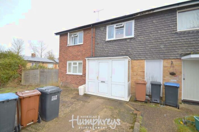 3 Bedroom Property To Rent In Chilterns, AL10