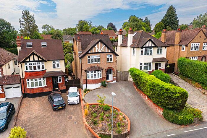 4 Bedroom Detached House For Sale In Vicarage Lane, Kings Langley, Hertfordshire, WD4