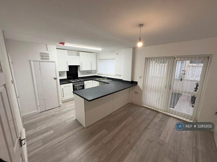 3 Bedroom Semi-Detached House To Rent In Romsey Close, Stanford-Le-Hope, SS17