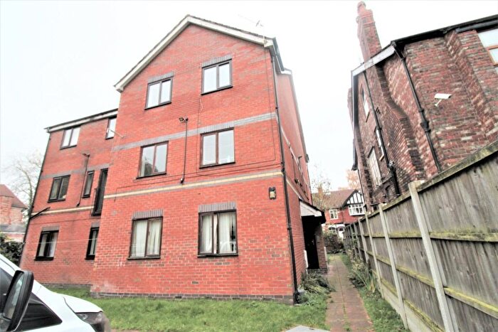 2 Bedroom Flat To Rent In Granada Mews, Manchester, Greater Manchester, M16