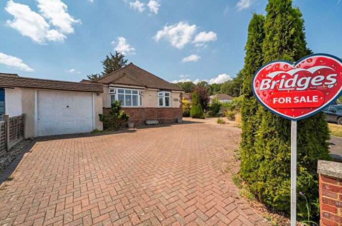 3 Bedroom Bungalow For Sale In Cranmore Close, Aldershot, Hampshire, GU11