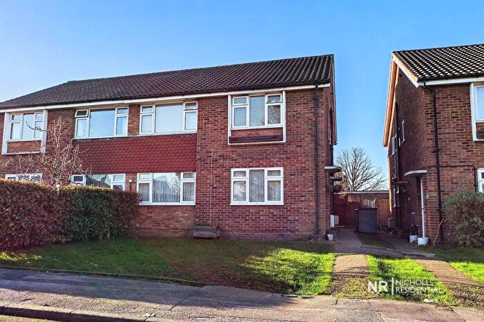 2 Bedroom Maisonette For Sale In Cyclamen Way, West Ewell, Surrey., KT19