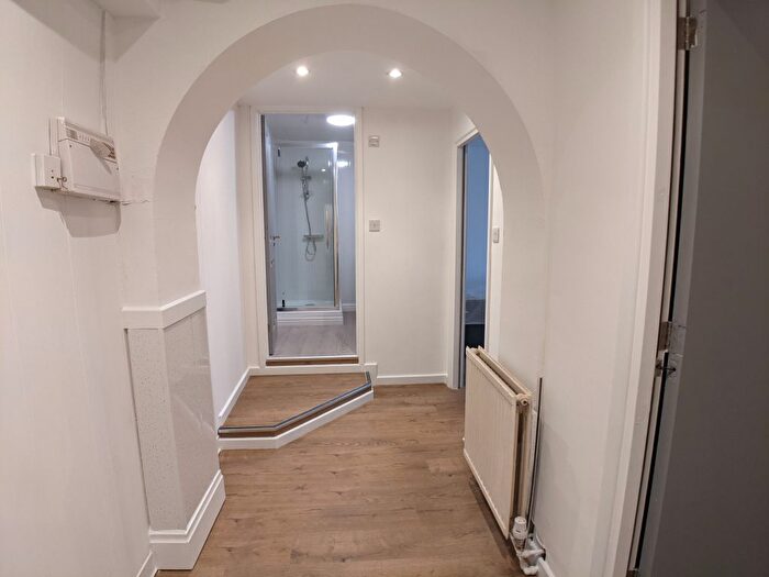 2 Bedroom Flat To Rent In Swinton Grove, Manchester, M13