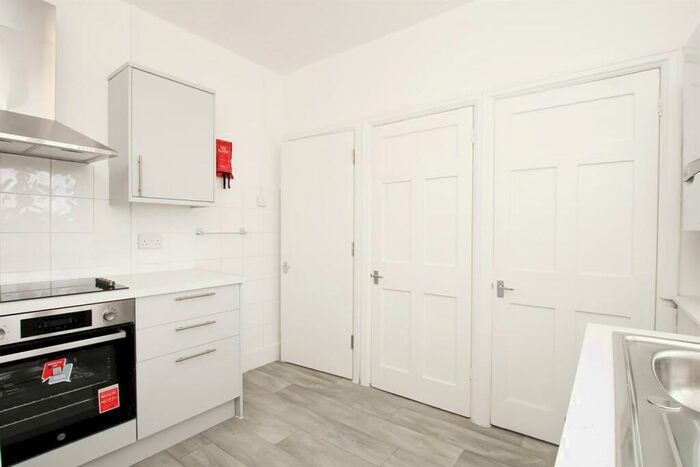 3 Bedroom Flat To Rent In The Market Place, Falloden Way, Hampstead Garden Suburb, NW11