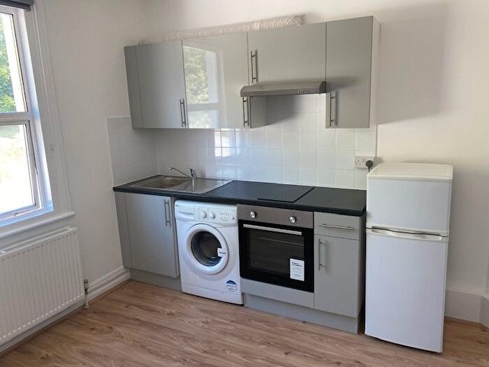 1 Bedroom Flat To Rent In Queens Road, London, NW4