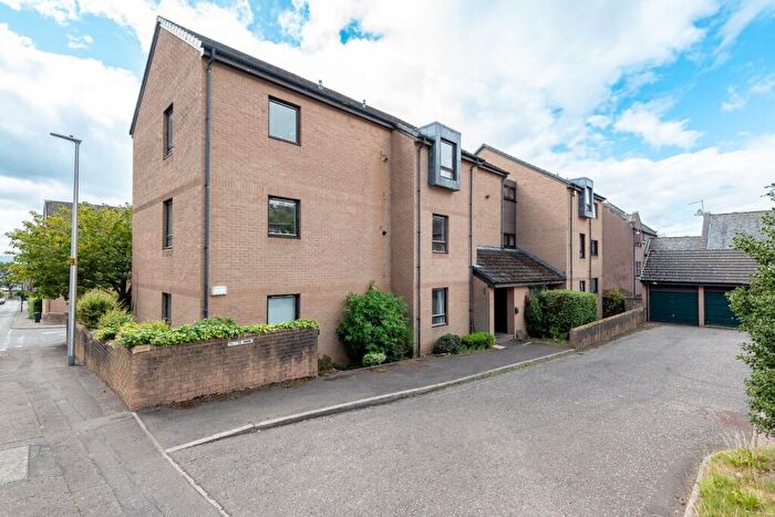 2 Bedroom Flat For Sale In Shepherds Loan, West End, Dundee, DD2