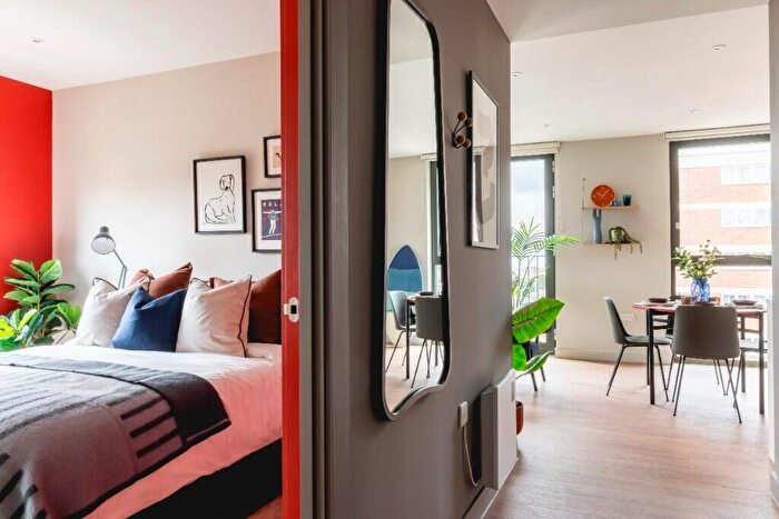 1 Bedroom Apartment To Rent In Apartment, Hove Gardens, BN3