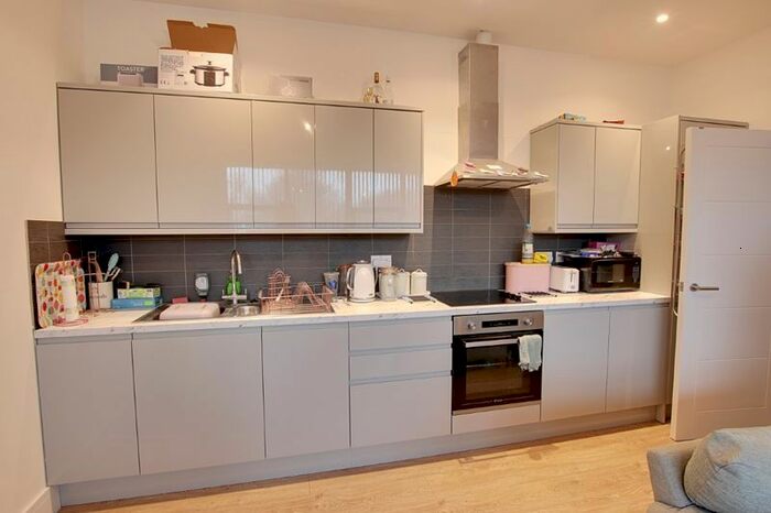 2 Bedroom Flat To Rent In Pavilions Court, Windsor Road, Trowbridge BA14