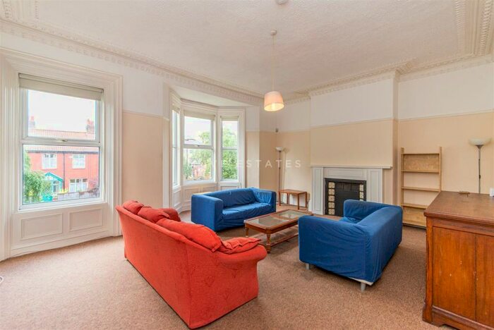 5 Bedroom Maisonette To Rent In St Georges Terrace, Jesmond, Newcastle Upon Tyne, NE2