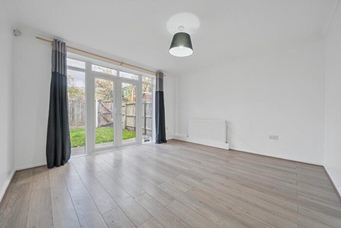 3 Bedroom House For Sale In Watergate Street, Deptford, London, SE8