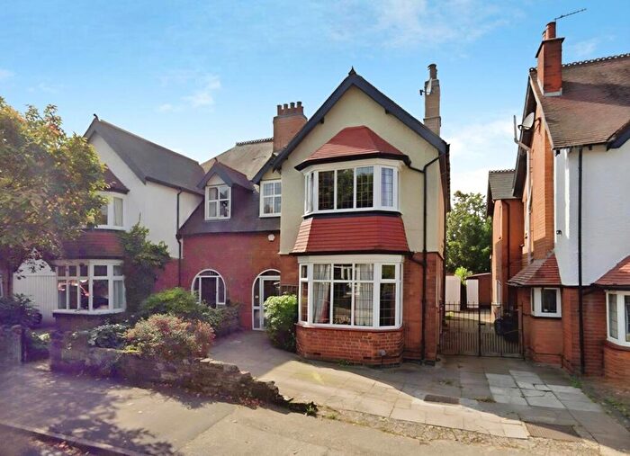 5 Bedroom Semi Detached House For Sale In Southam Road, Birmingham, West Midlands, B28