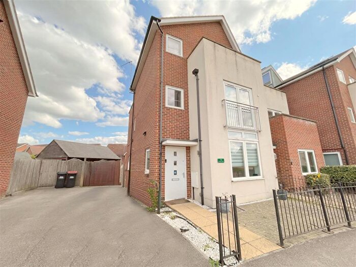 3 Bedroom Property To Rent In Sinatra Drive, Oxley Park, Milton Keynes, MK4