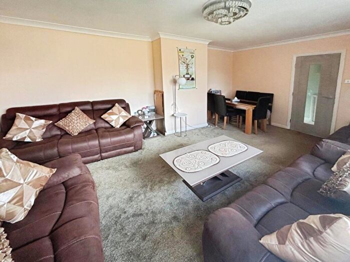 4 Bedroom Detached House For Sale In Walcot Walk, Peterborough, PE3