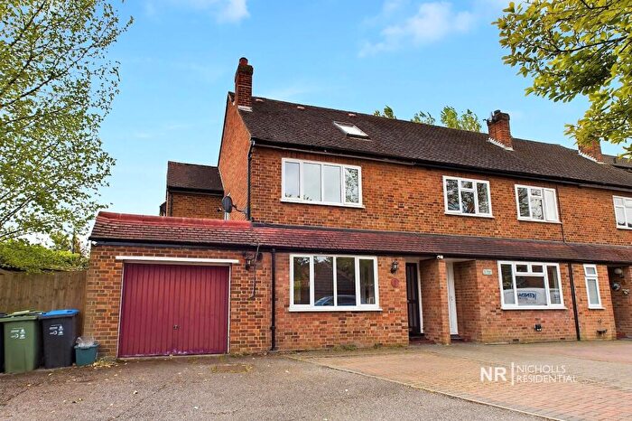 4 Bedroom Semi-Detached House To Rent In Rutland Close, Chessington, Surrey., KT9