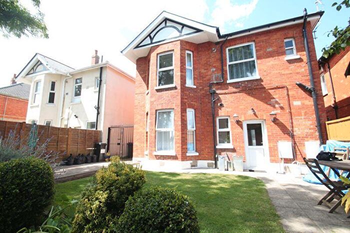 2 Bedroom Property To Rent In Gerald Road, Bournemouth, BH3