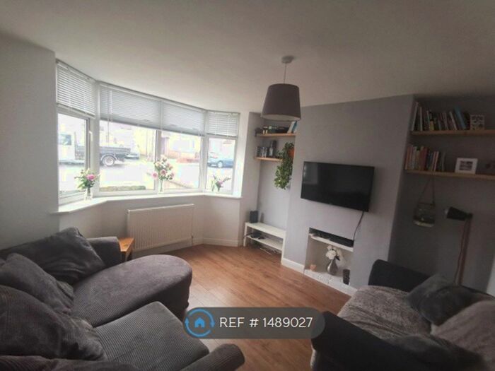 3 Bedroom Semi-Detached House To Rent In Wades Road, Bristol, BS34