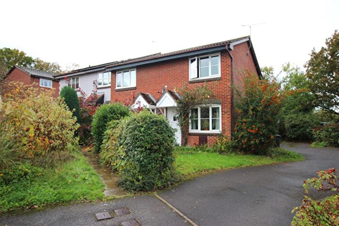 2 Bedroom End Of Terrace House For Sale In Provene Gardens, Waltham Chase, Southampton, SO32