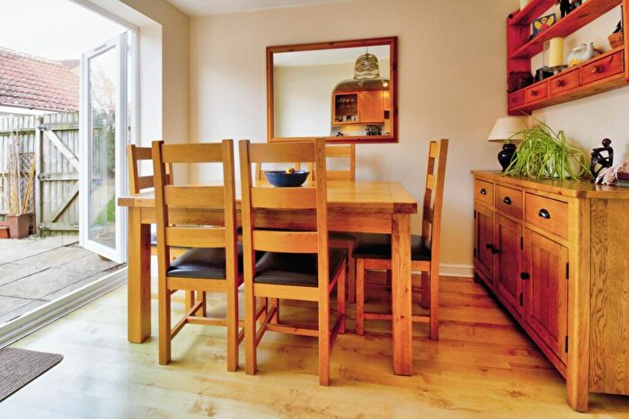 3 Bedroom End Of Terrace House For Sale In Brindles Close, Buckingham, MK18