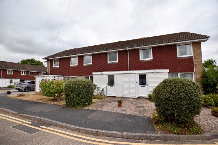 3 Bedroom Terraced House To Rent In Summerly Avenue, Reigate, Surrey, RH2