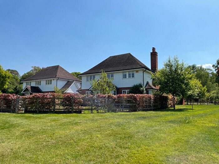 3 Bedroom Detached House For Sale In Shackleford Green, Shackleford, GU8