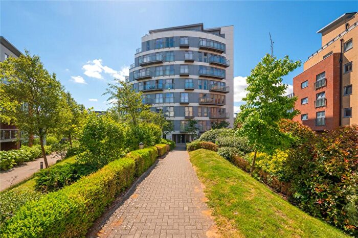 2 Bedroom Flat For Sale In Charrington Place, St. Albans, Hertfordshire, AL1