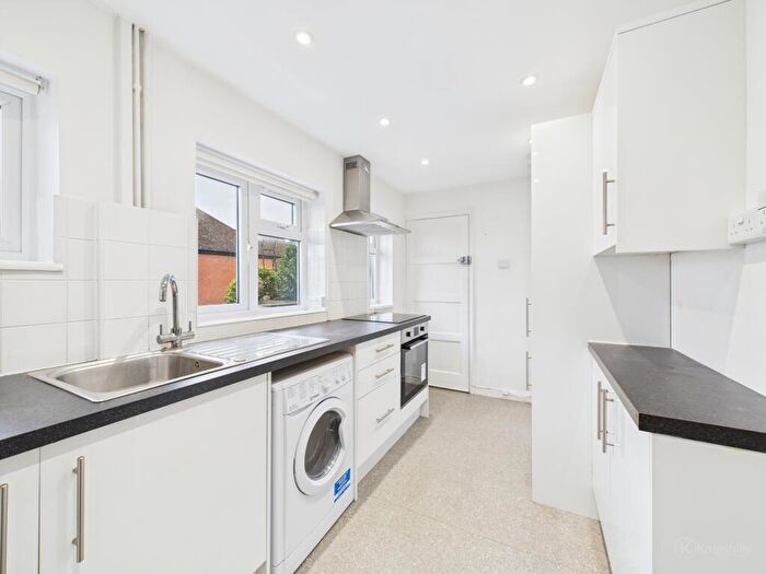 2 Bedroom Maisonette To Rent In High Street, Princes Risborough, Buckinghamshire, HP27