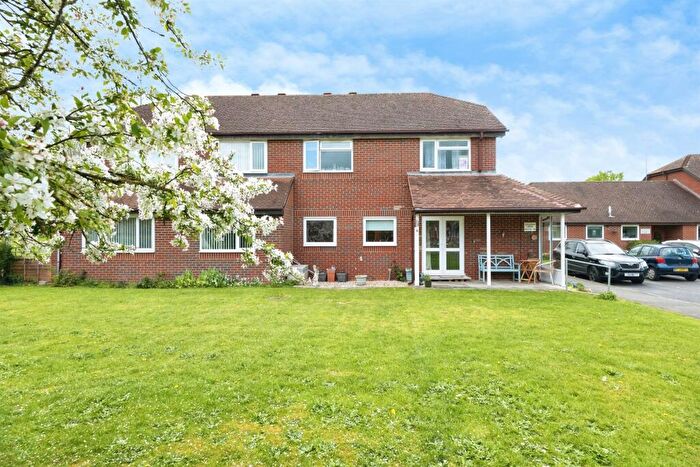 2 Bedroom Flat For Sale In Ruskin Court, Newport Pagnell, MK16