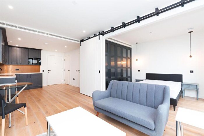 Studio For Sale In Emery Way, London Dock, E1W