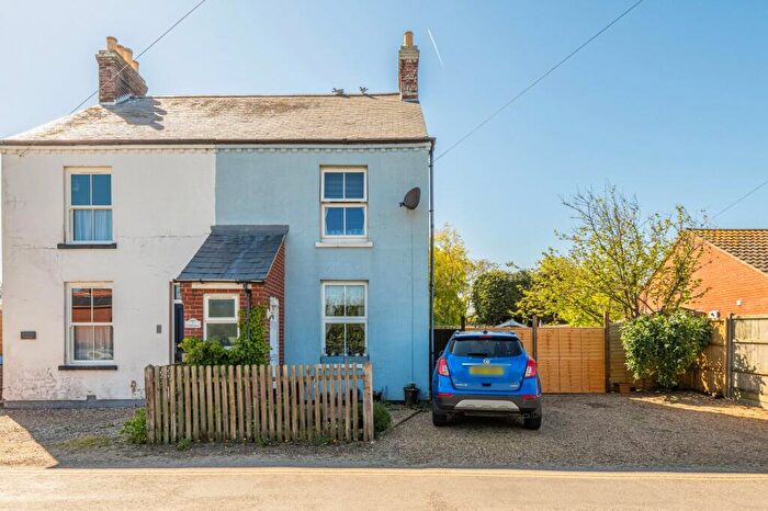 2 Bedroom Semi-Detached House For Sale In Beach Road, Sea Palling, NR12