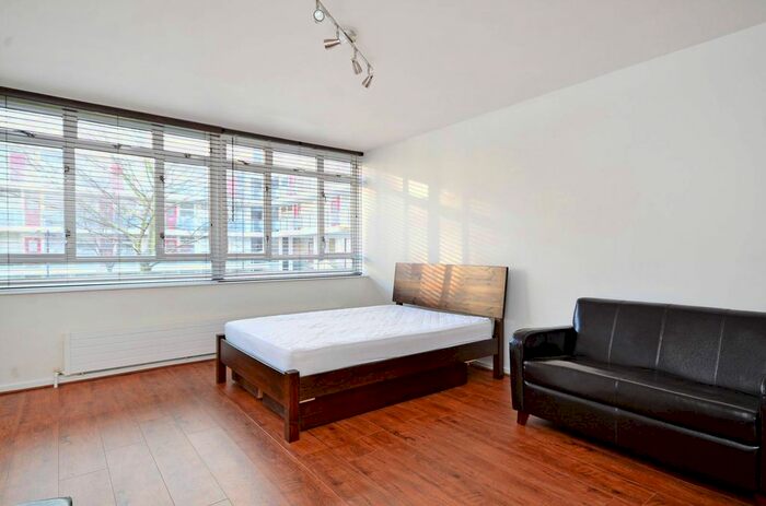 Studio To Rent In Churchill Gardens, Pimlico, London, SW1V