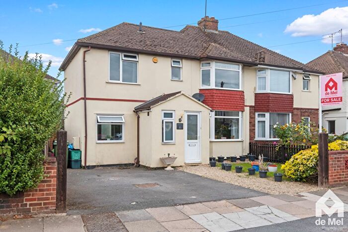5 Bedroom Semi-Detached House For Sale In Elmfield Road, Cheltenham, GL51