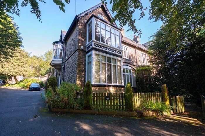 2 Bedroom Apartment For Sale In Collegiate Crescent, Broomhall, Sheffield, S10